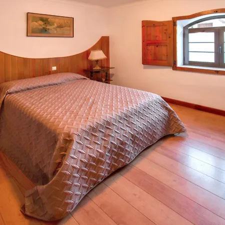 別荘 Bicentennial House In With Mountain View And Pool Porto de Mós