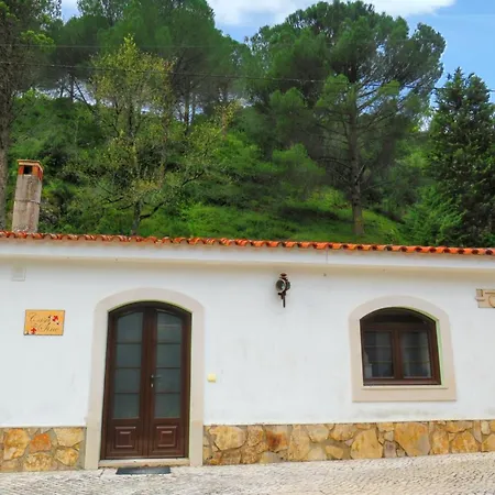 Bicentennial House In With Mountain View And Pool Holiday home Porto de Mos (Leiria)
